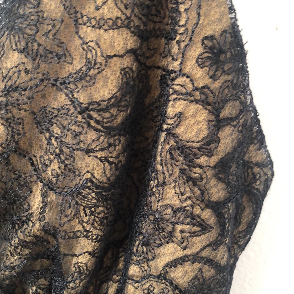 White House Black Market‎ Black Lace Camisole Top Shirred Waist Sz S- NWT - Picture 5 of 8